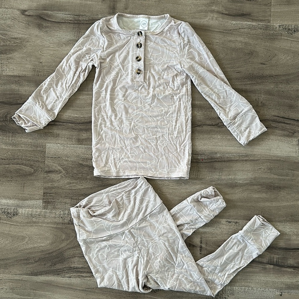 Like New Lou Lou & Company 2 pc Pajamas